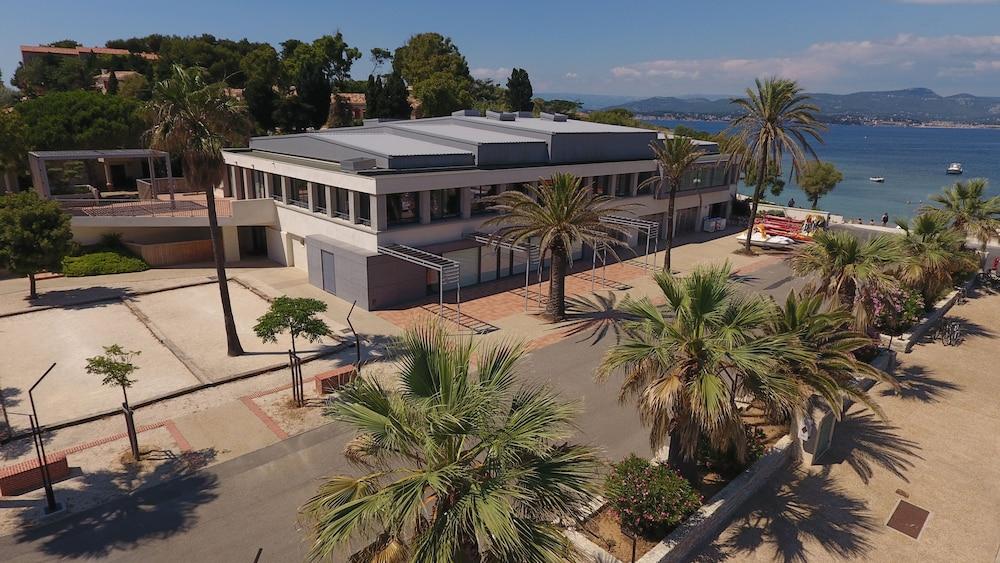 Hotel Helios & Spa - Ile Des Embiez Six-Fours-les-Plages Bagian luar foto