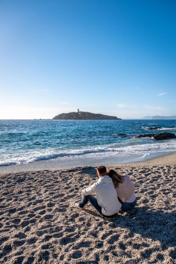 Hotel Helios & Spa - Ile Des Embiez Six-Fours-les-Plages Bagian luar foto