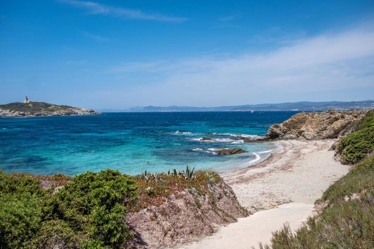 Hotel Helios & Spa - Ile Des Embiez Six-Fours-les-Plages Bagian luar foto