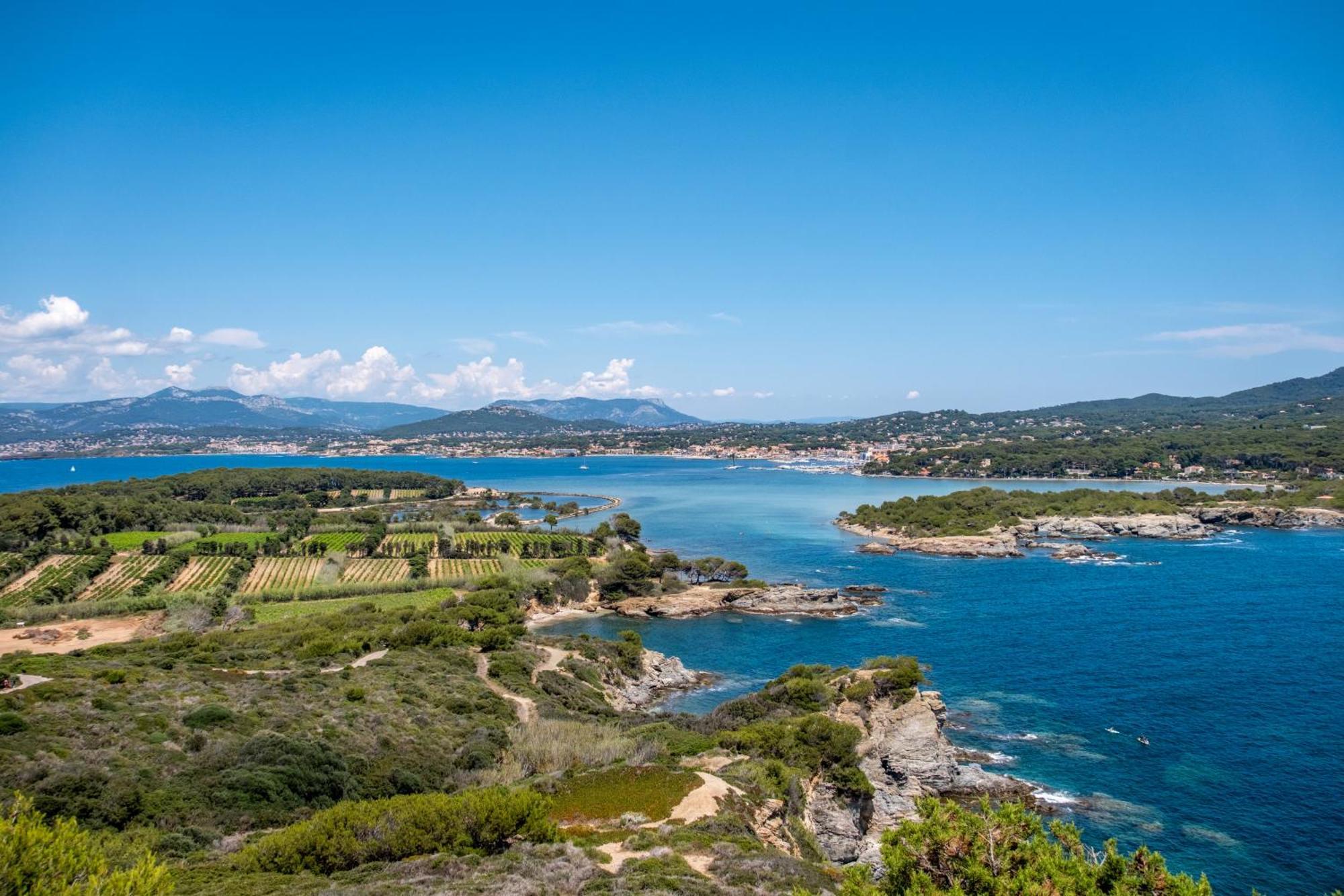 Hotel Helios & Spa - Ile Des Embiez Six-Fours-les-Plages Bagian luar foto