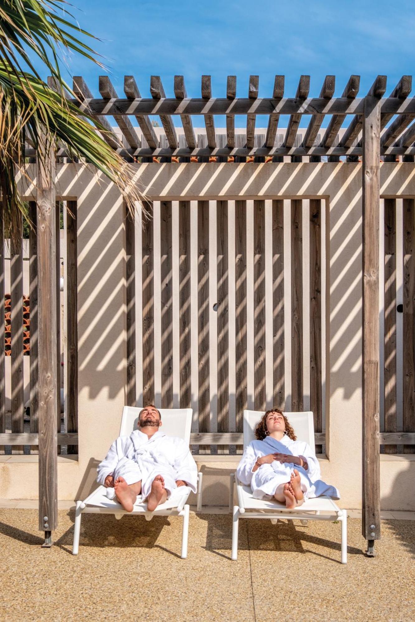 Hotel Helios & Spa - Ile Des Embiez Six-Fours-les-Plages Bagian luar foto