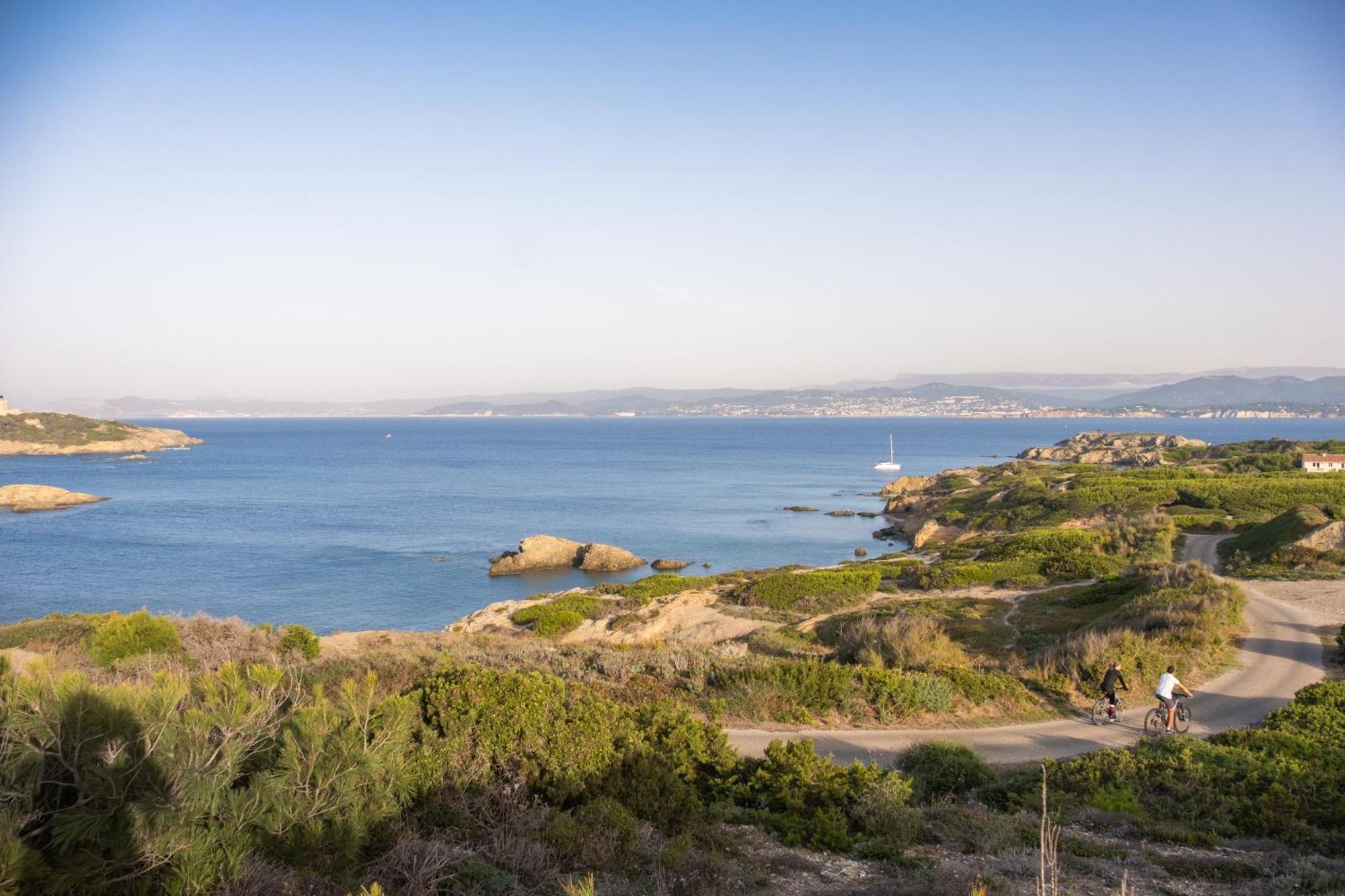 Hotel Helios & Spa - Ile Des Embiez Six-Fours-les-Plages Bagian luar foto